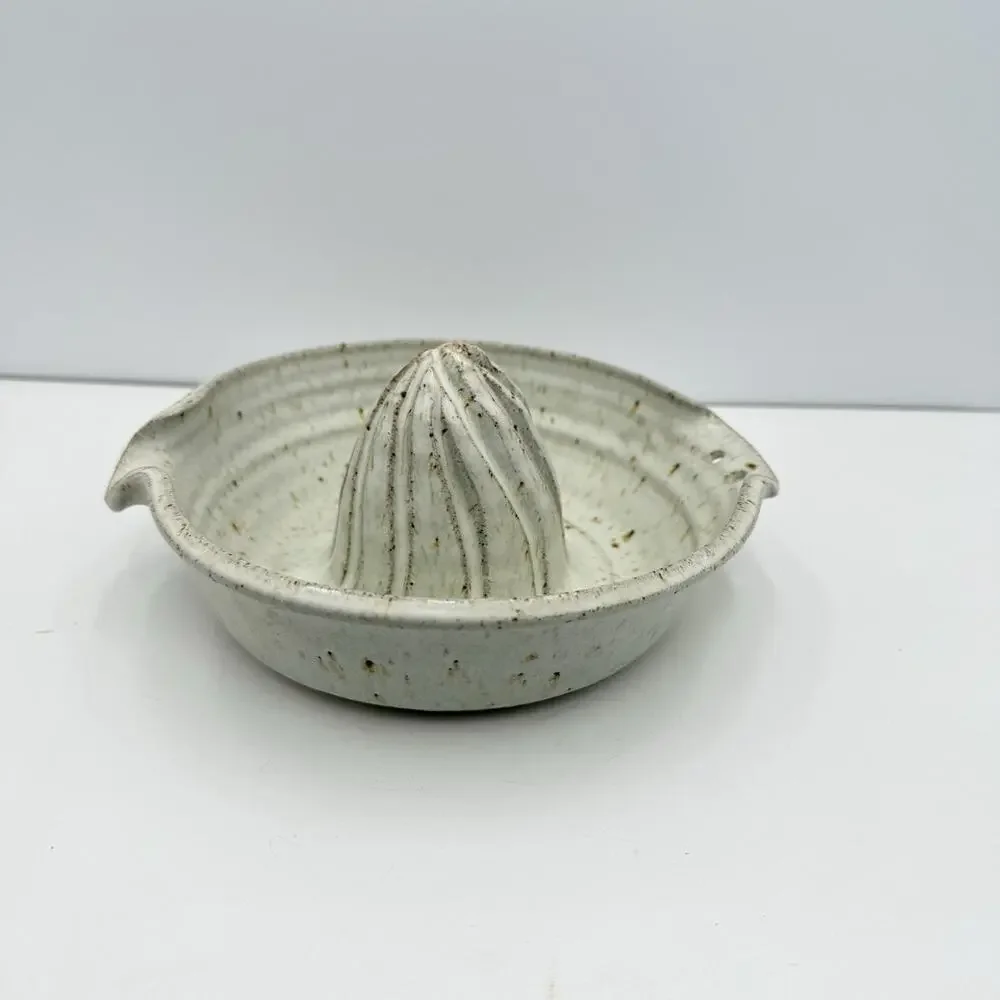 Vintage Studio Art Pottery Orange Lemon Juicer Signed V Beige Brown EUC‎